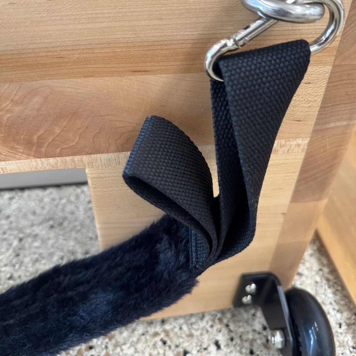 Fluffy Adjustable Reformer Foot Strap – for PersonalHour® Reformers